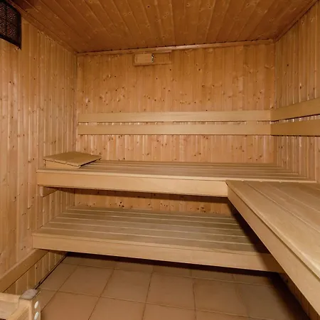 Luxurious Cottage With Jacuzzi In Burnontige Grimonster