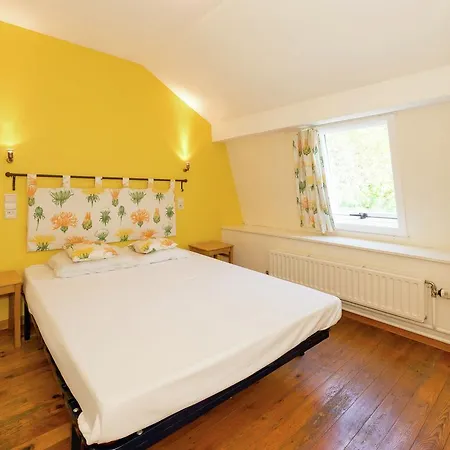 Holiday home Luxurious Cottage With Jacuzzi In Burnontige Grimonster