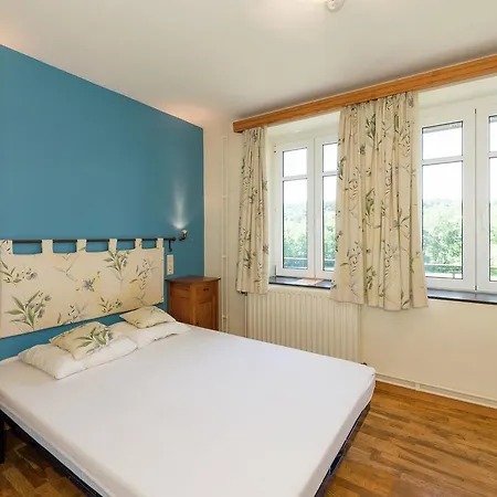 Holiday home Luxurious Cottage With Jacuzzi In Burnontige