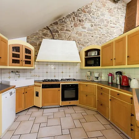 Luxurious Cottage With Jacuzzi In Burnontige Grimonster